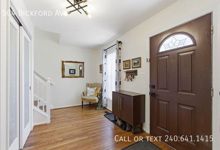 504 Bickford Ave - Photo 2 of 35