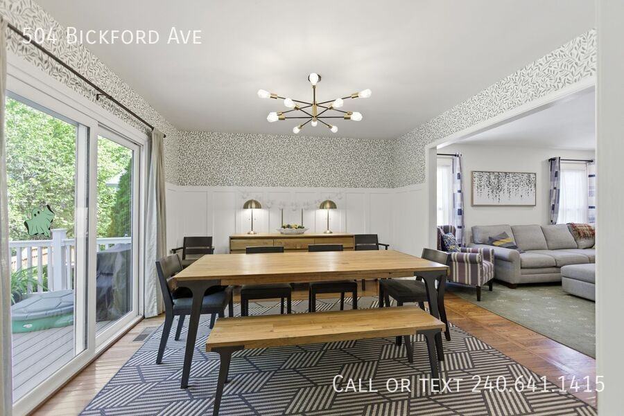 504 Bickford Ave - Photo 6 of 35
