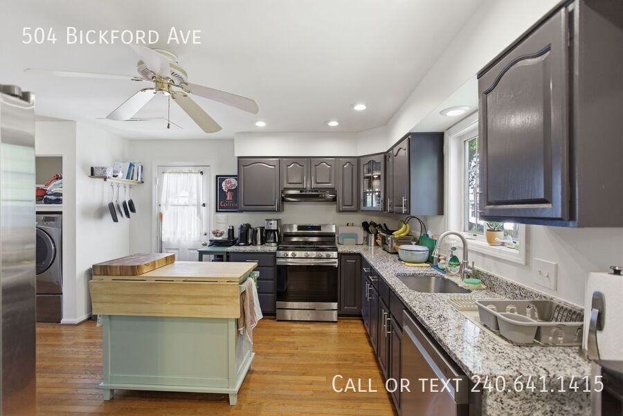 504 Bickford Ave - Photo 7 of 35