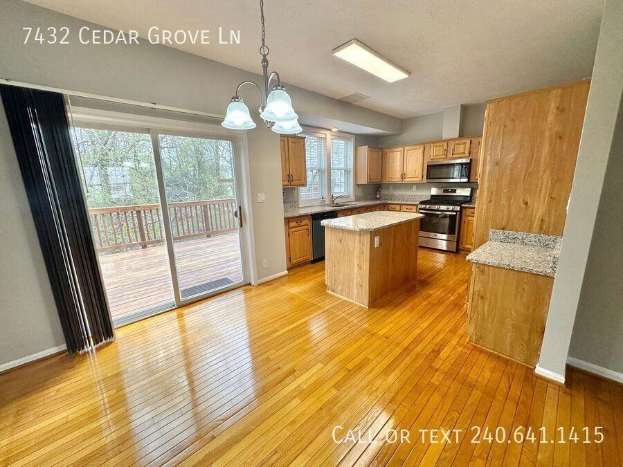 7432 Cedar Grove Ln - Photo 7 of 29