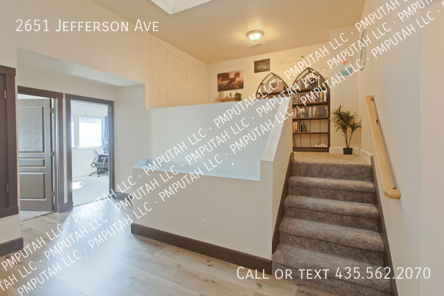 2651 Jefferson Ave - Photo 4 of 12