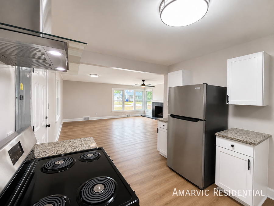 807 Cameron Dr - Photo 4 of 16