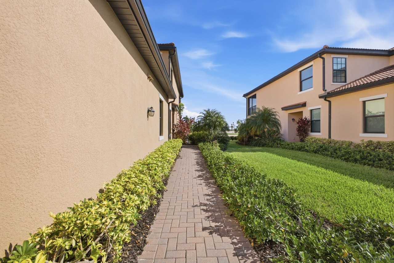 10792 Tarflower Dr #102 - Photo 2 of 50