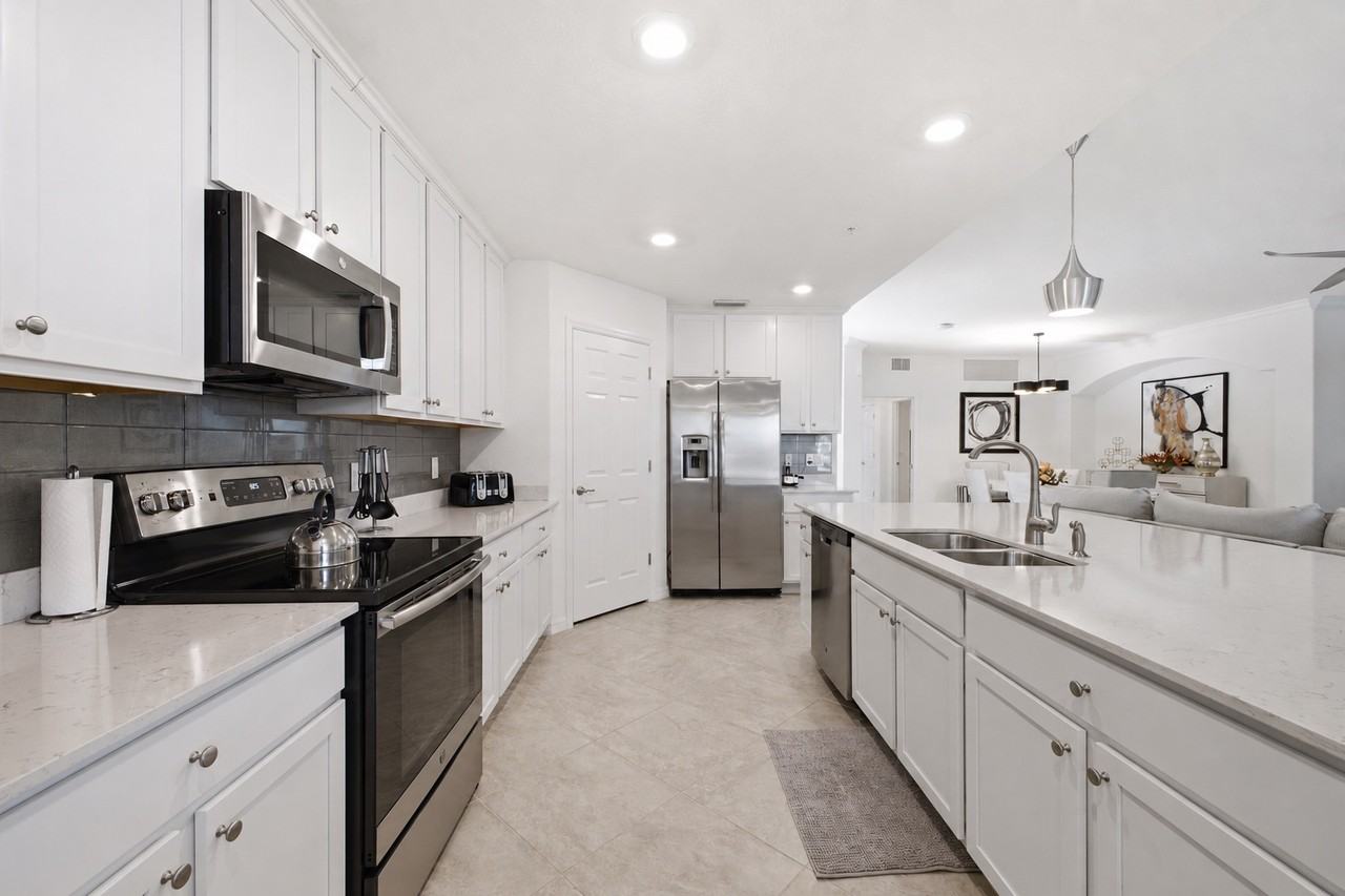 10792 Tarflower Dr #102 - Photo 6 of 50