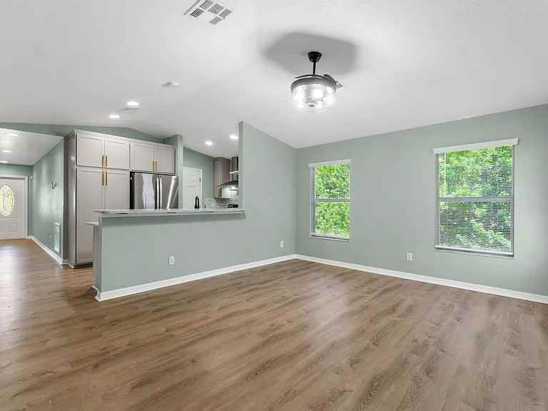 12380 Easha Blvd - Photo 4 of 20
