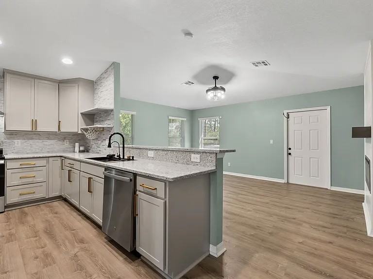 12380 Easha Blvd - Photo 5 of 20