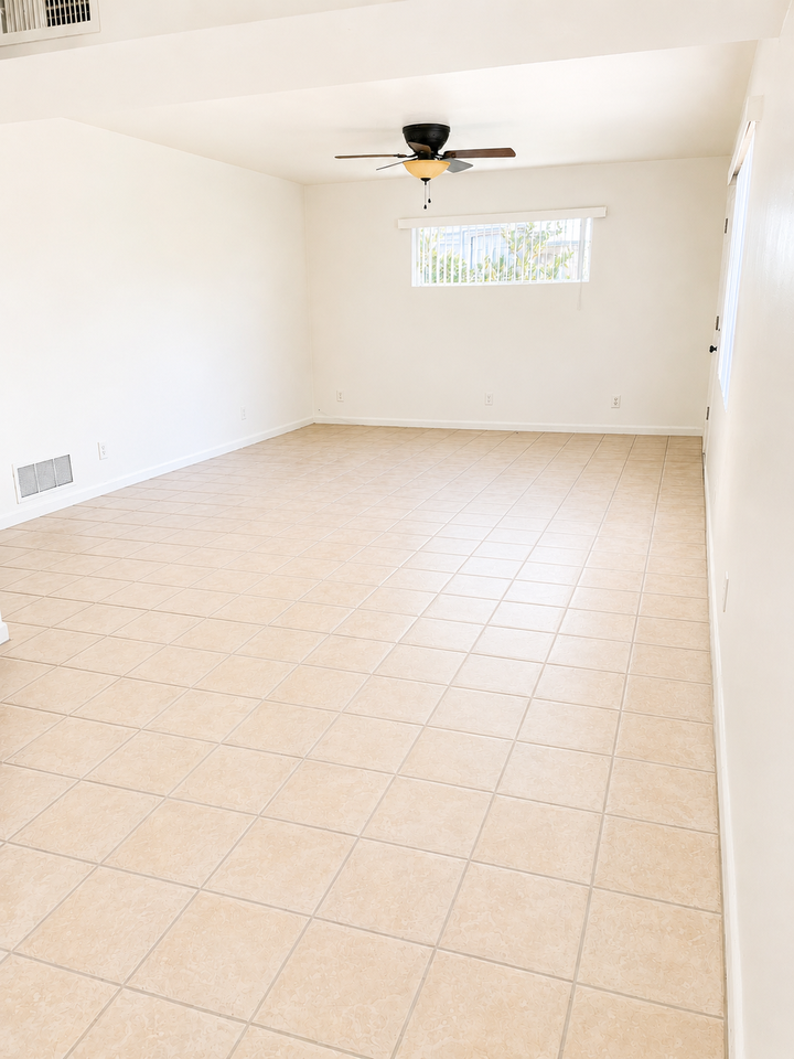 2921 East 10th Street - Photo 2 of 14