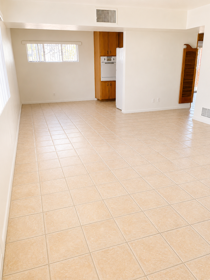 2921 East 10th Street - Photo 3 of 14