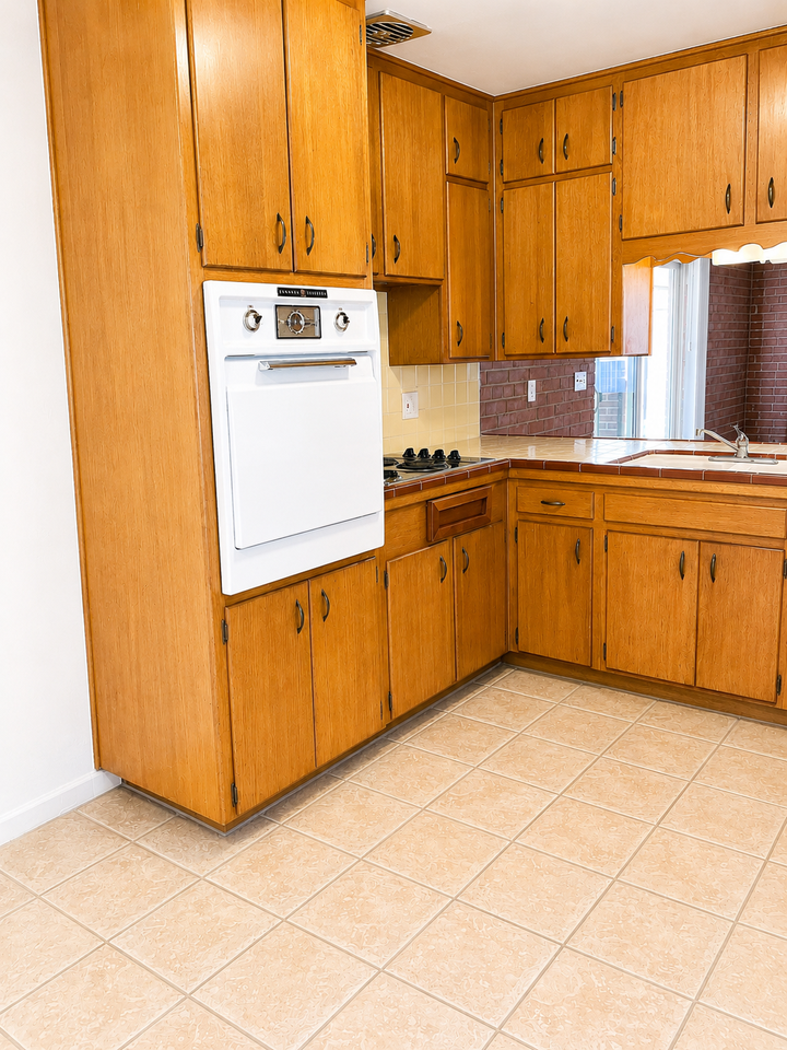 2921 East 10th Street - Photo 5 of 14
