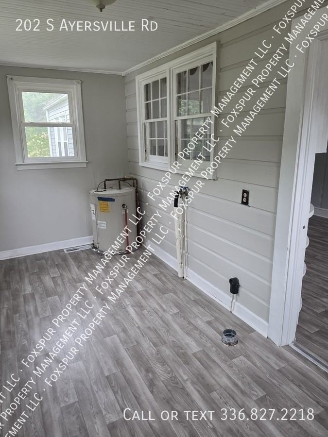 202 S Ayersville Rd - Photo 3 of 7