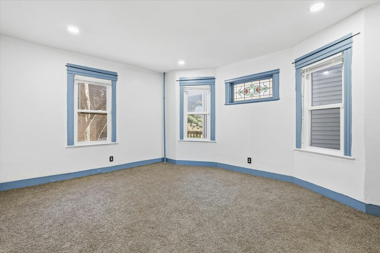 940 Monroe Avenue - Photo 3 of 25