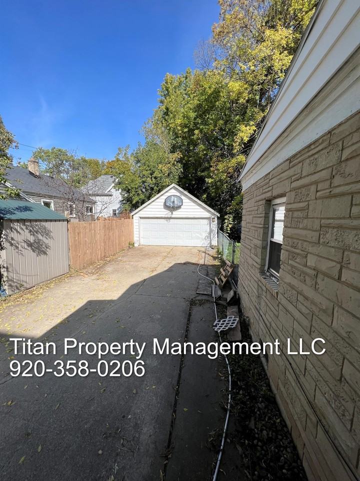 1348 W Spencer St - Photo 6 of 7