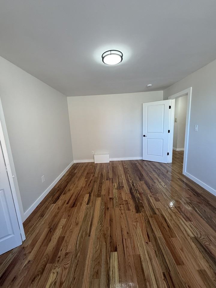 448-458 Lincoln Ave - Photo 3 of 20