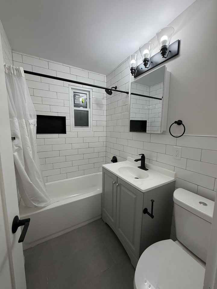 448-458 Lincoln Ave - Photo 4 of 20