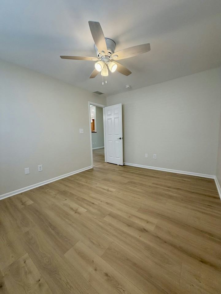 1727 Chestnut Drive - Photo 4 of 14