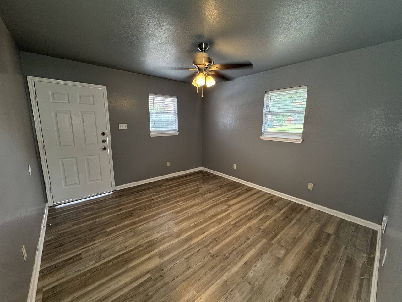 2820 Cedar Circle - Photo 3 of 9