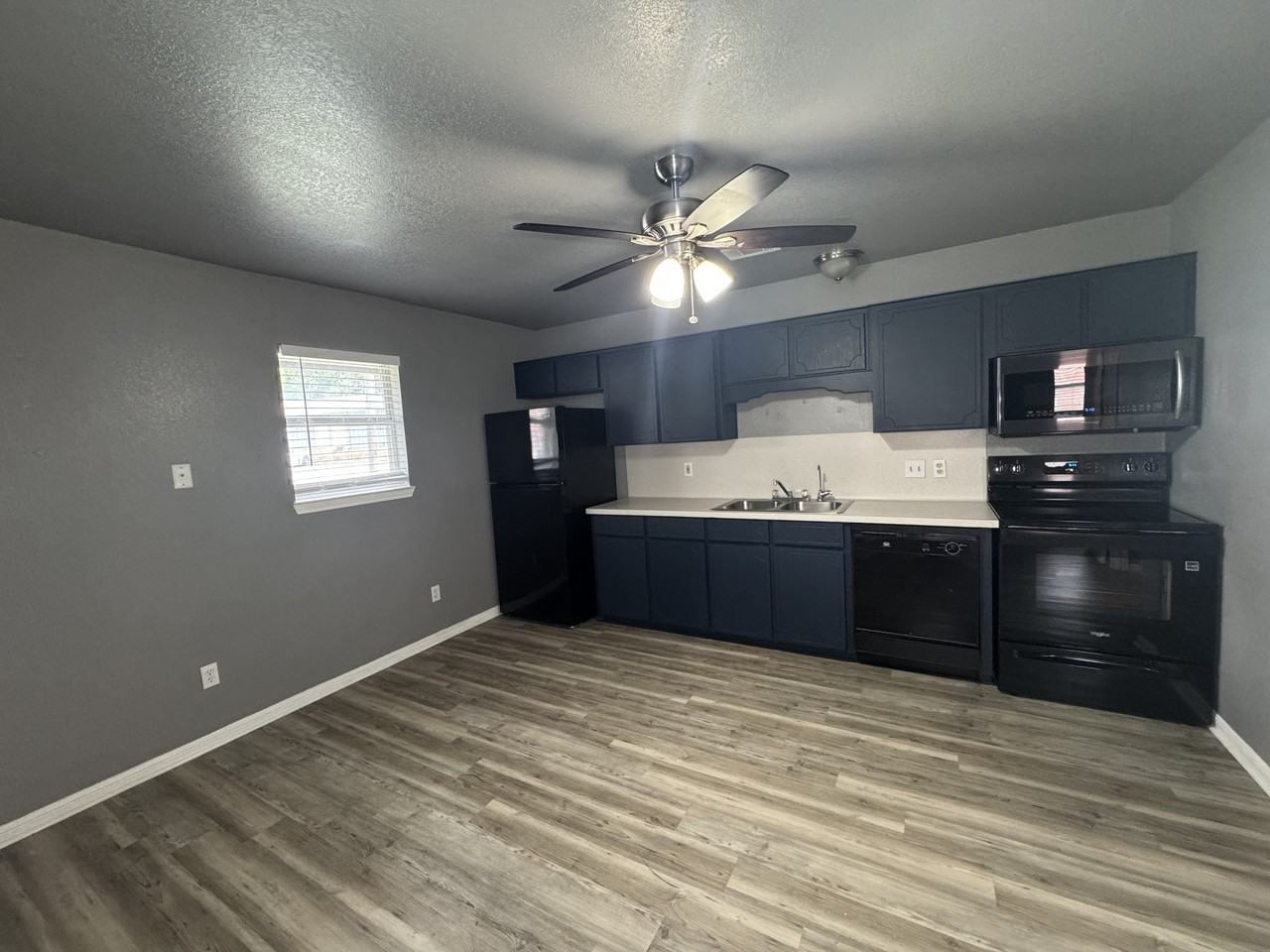 2820 Cedar Circle - Photo 4 of 9