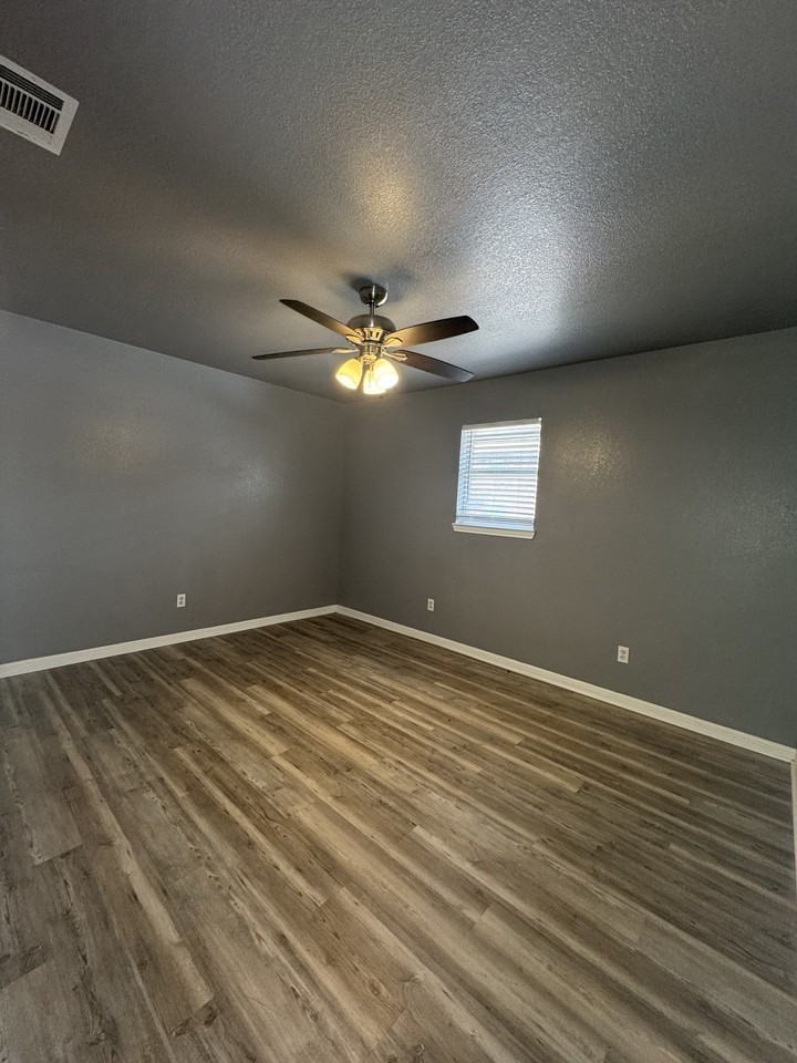 2820 Cedar Circle - Photo 7 of 9