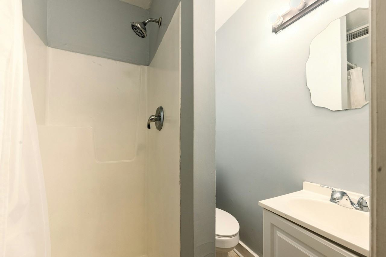 279 Coming Street, Unit A - Photo 3 of 17