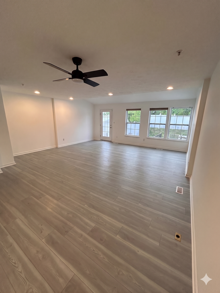 4847 Limestone Ct - Photo 5 of 14