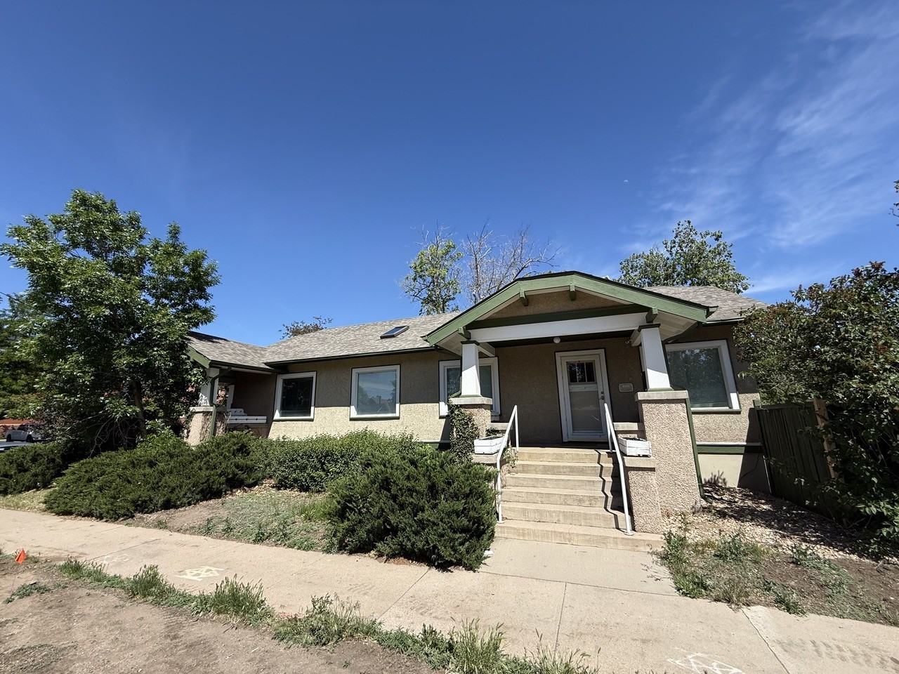 804 11th Street - Photo 2 of 27