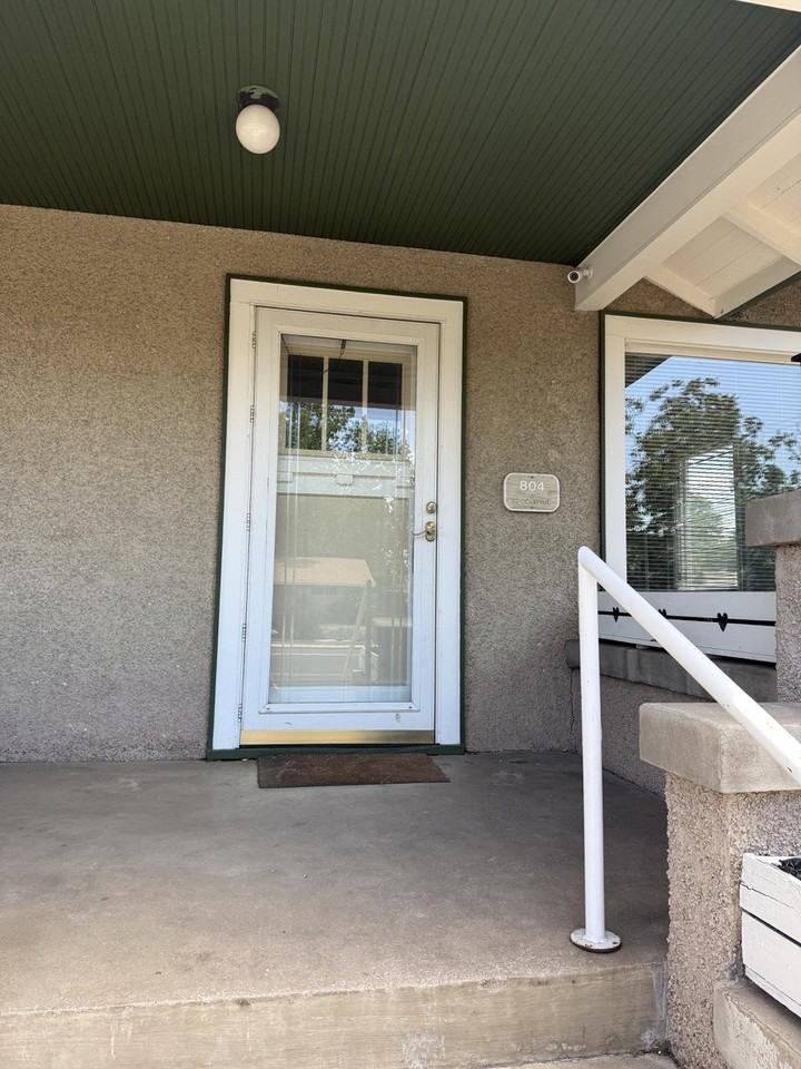 804 11th Street - Photo 3 of 27