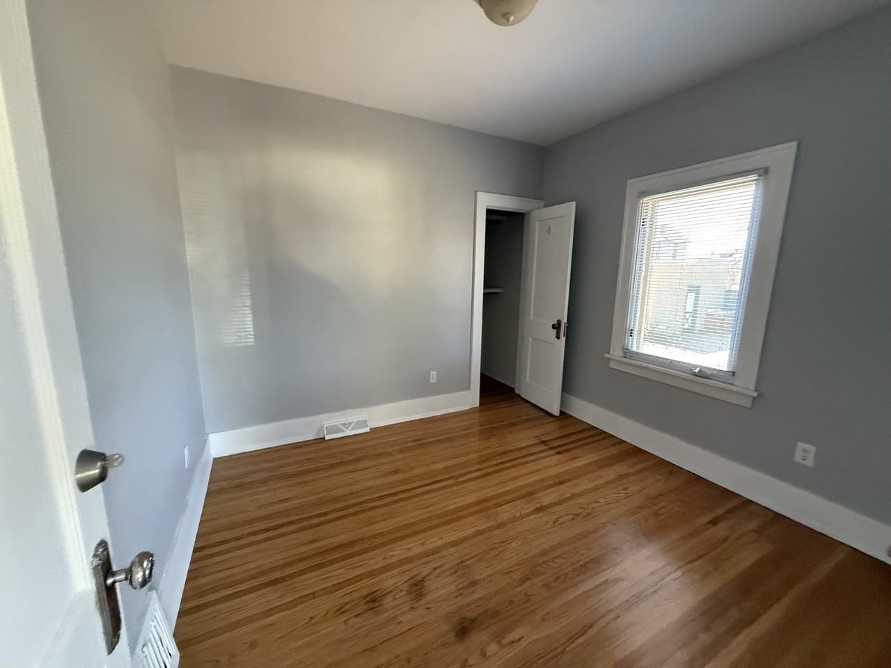 804 11th Street - Photo 6 of 27