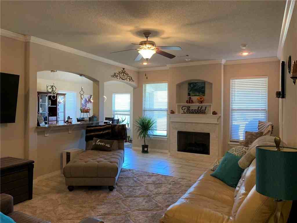 1100 Gardenia St - Photo 3 of 26