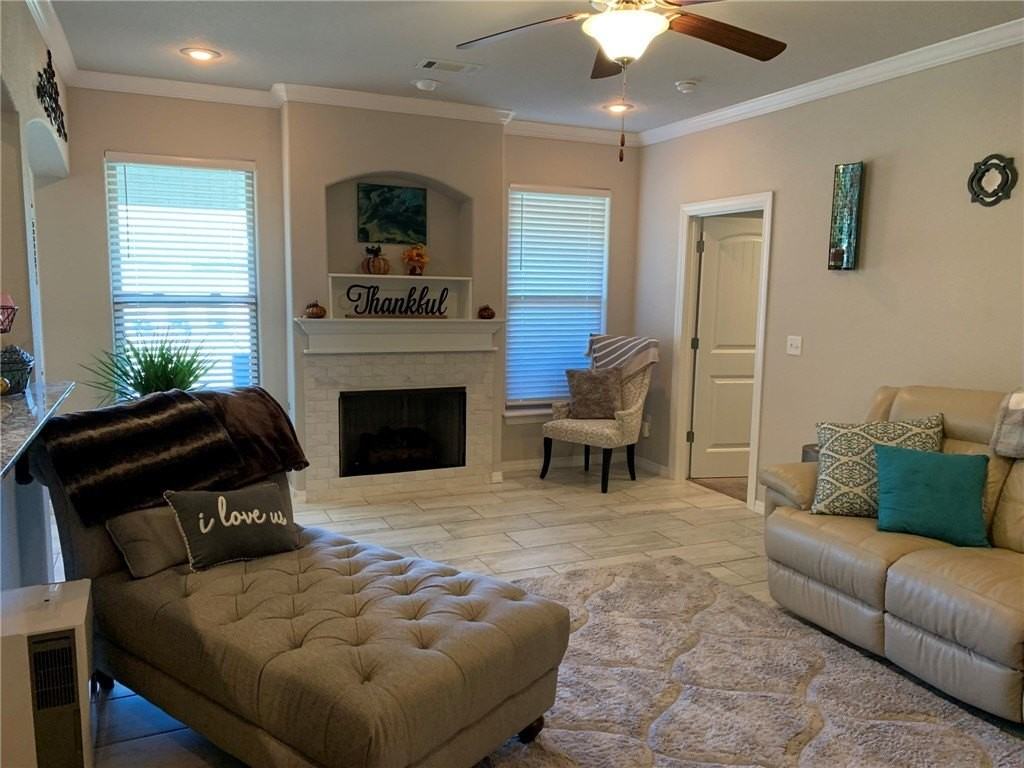 1100 Gardenia St - Photo 4 of 26