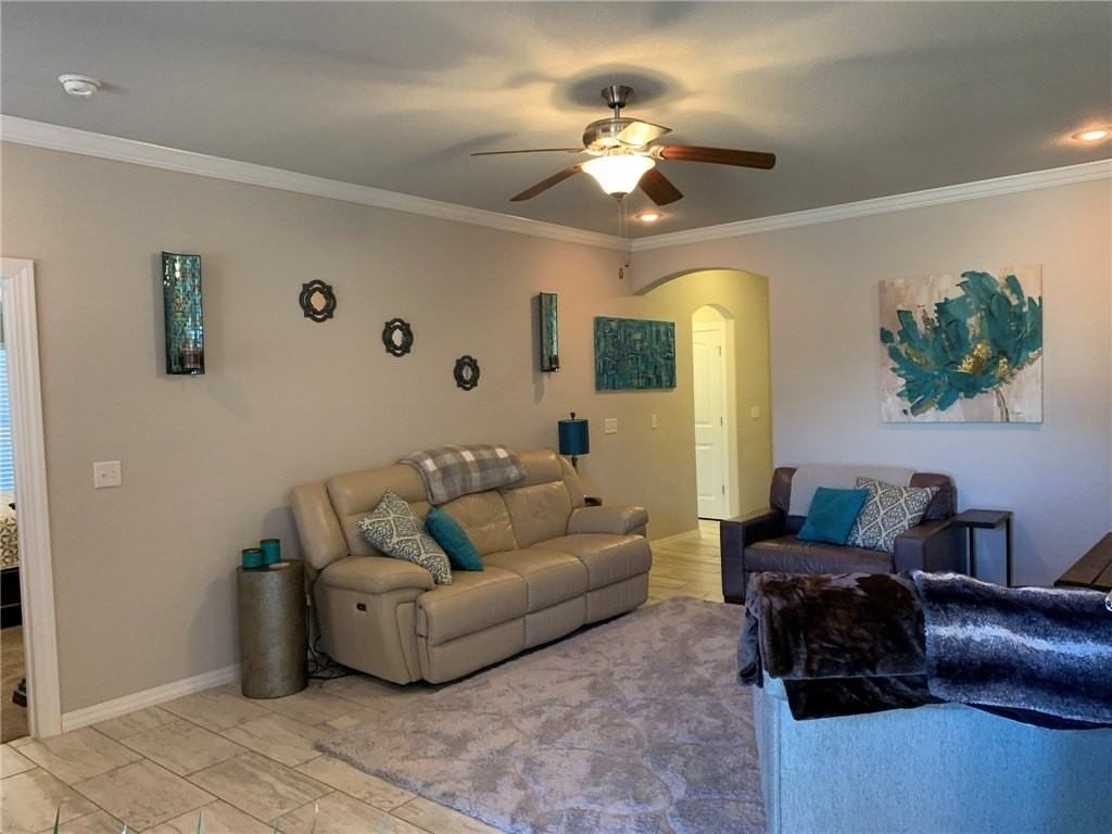 1100 Gardenia St - Photo 5 of 26