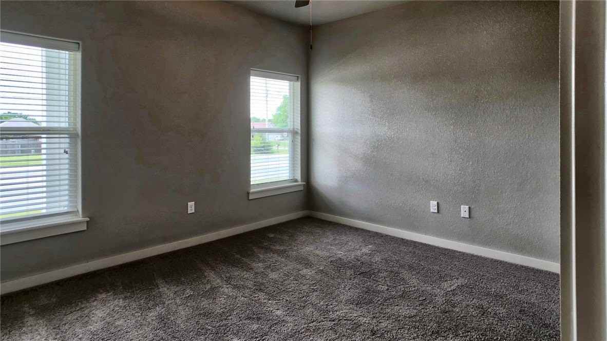 1813 N Izard Ln - Photo 7 of 10