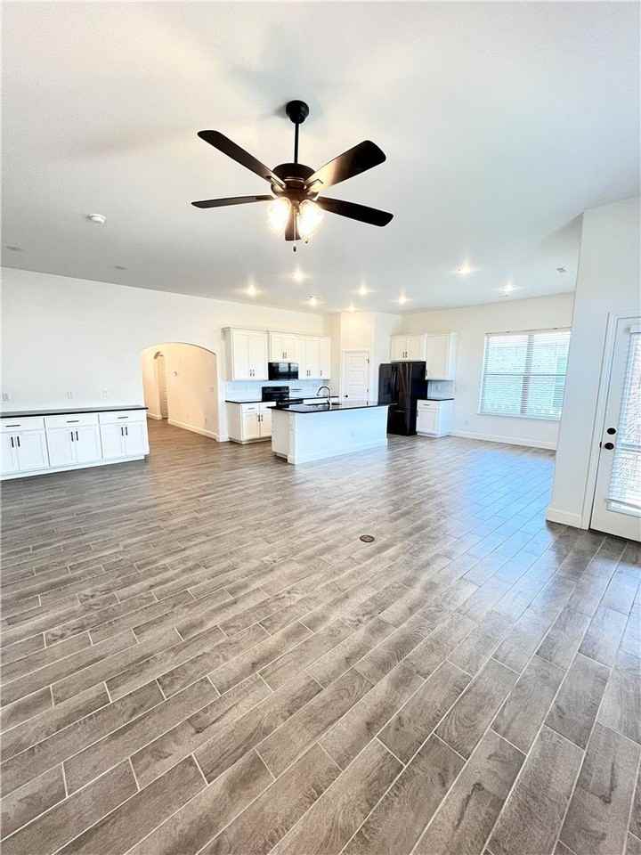 2060 Periwinkle Pl - Photo 5 of 31