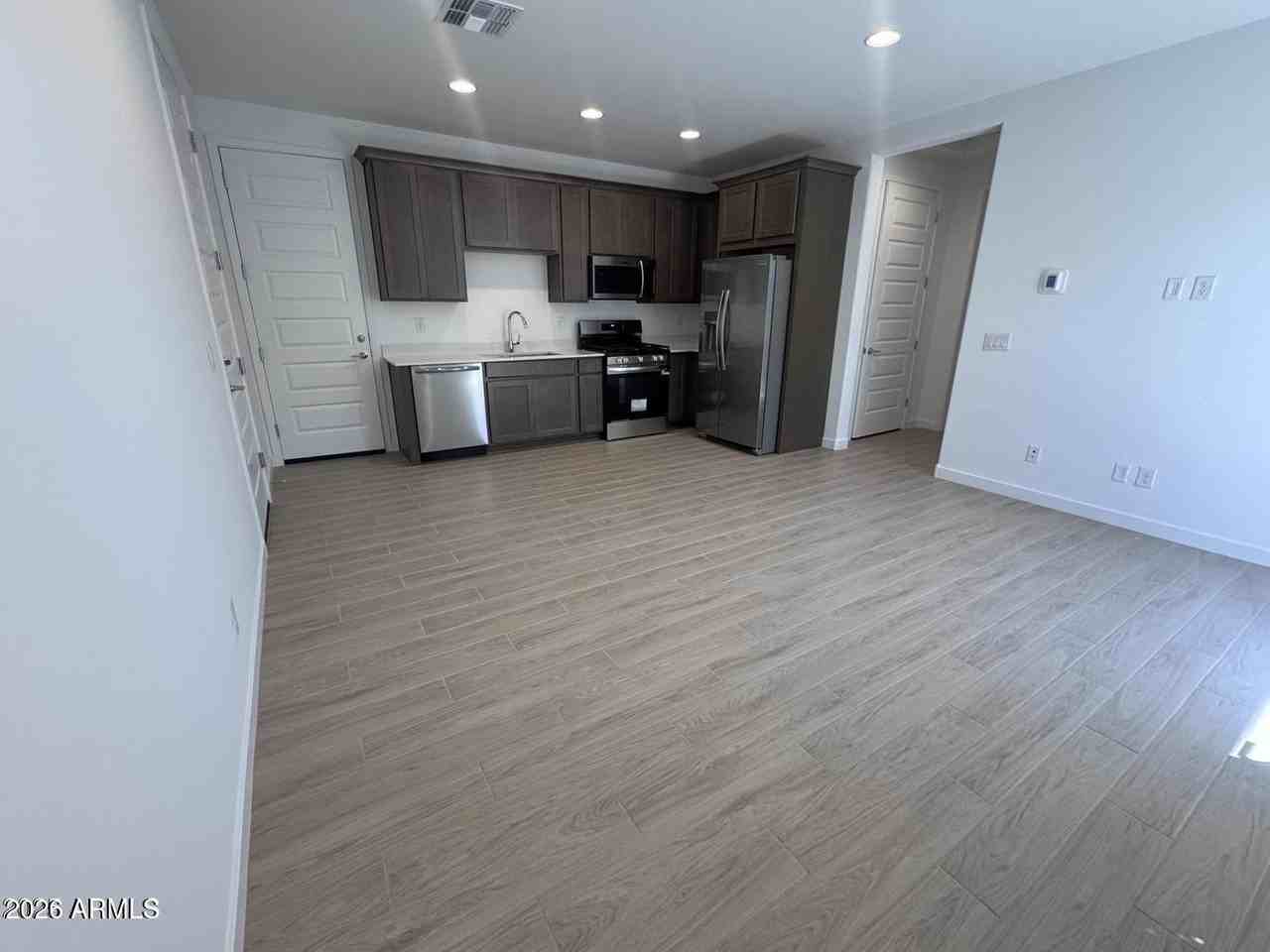 23333 W Mobile Ln - Photo 2 of 9