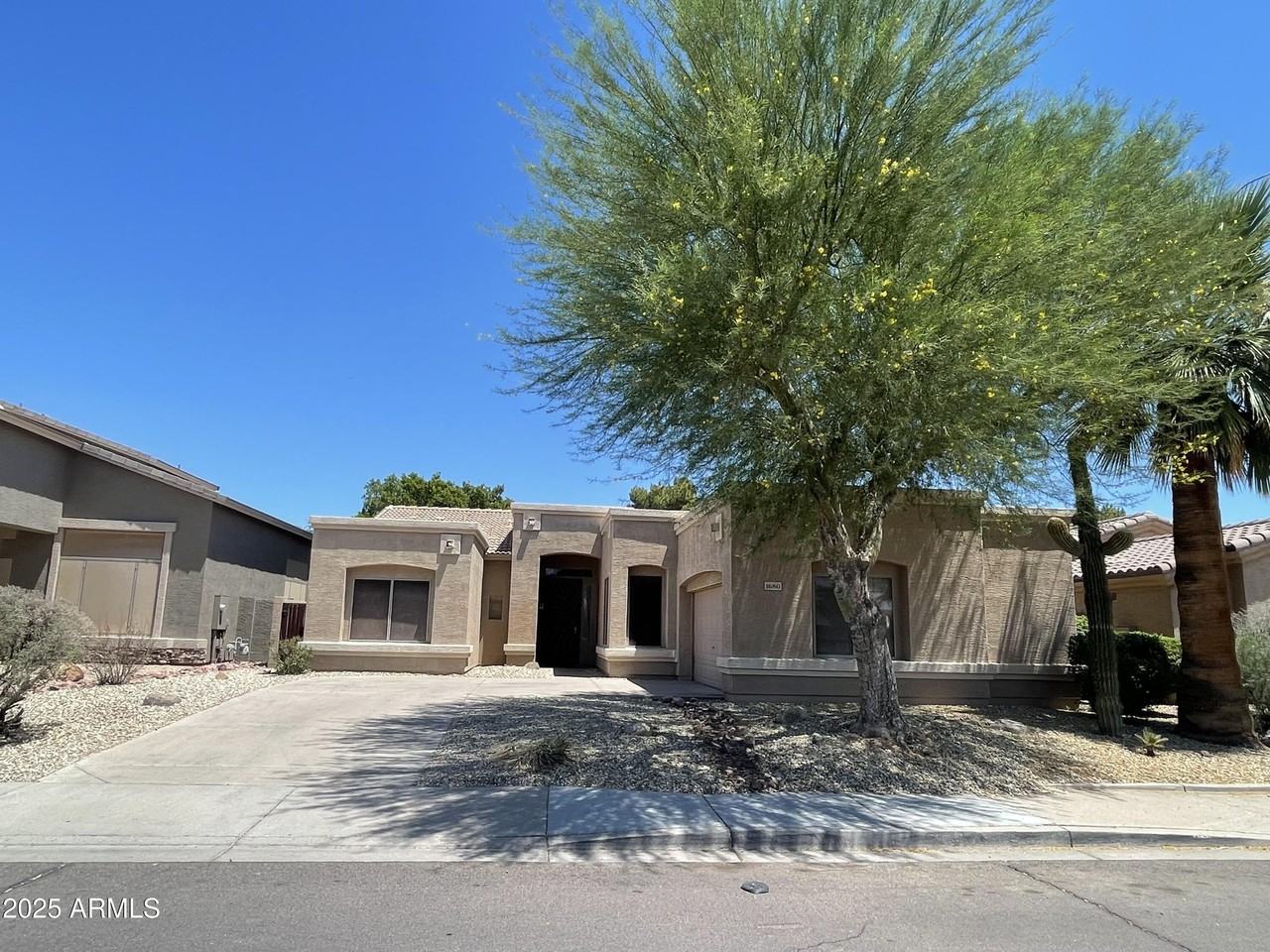 1680 W Saragosa St - Photo 2 of 33