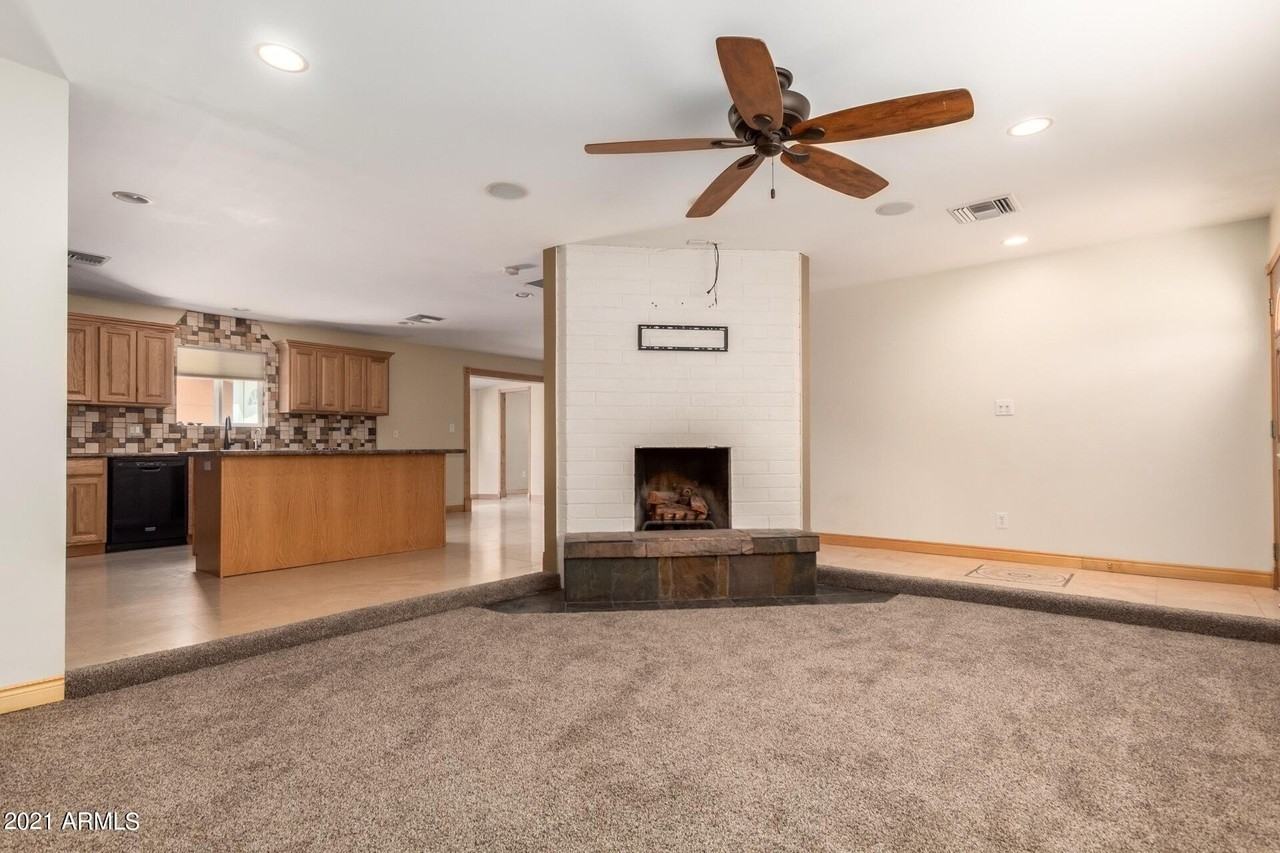 1608 W Inverness Dr - Photo 4 of 23