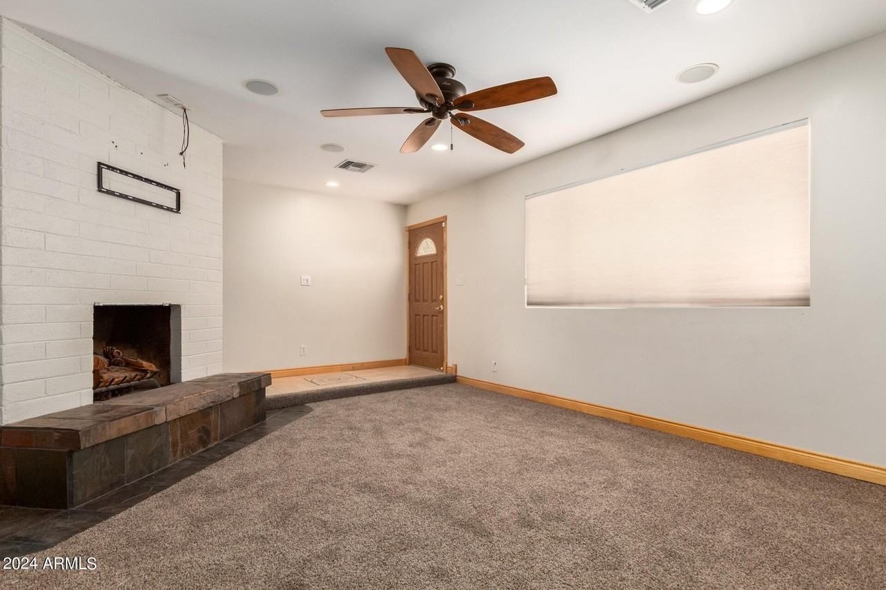 1608 W Inverness Dr - Photo 5 of 23