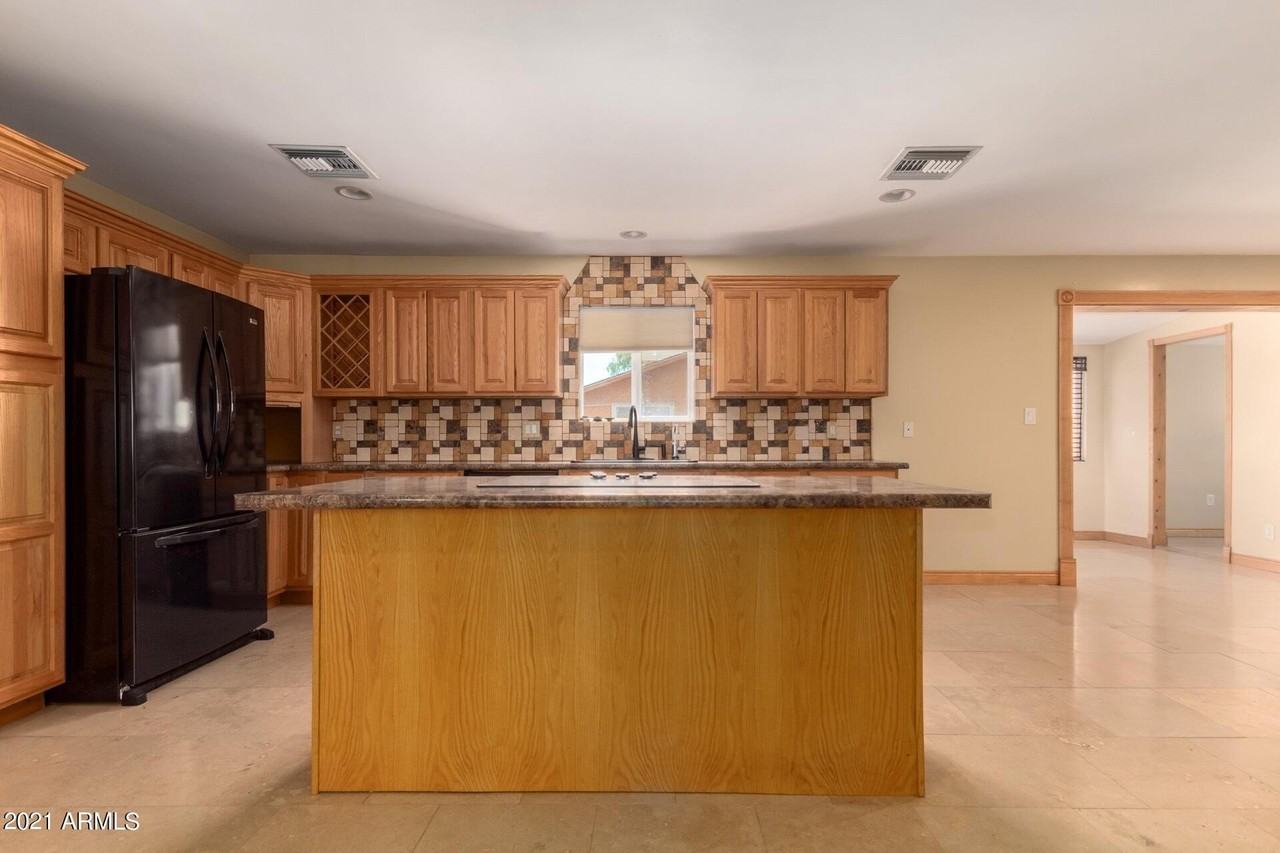 1608 W Inverness Dr - Photo 6 of 23