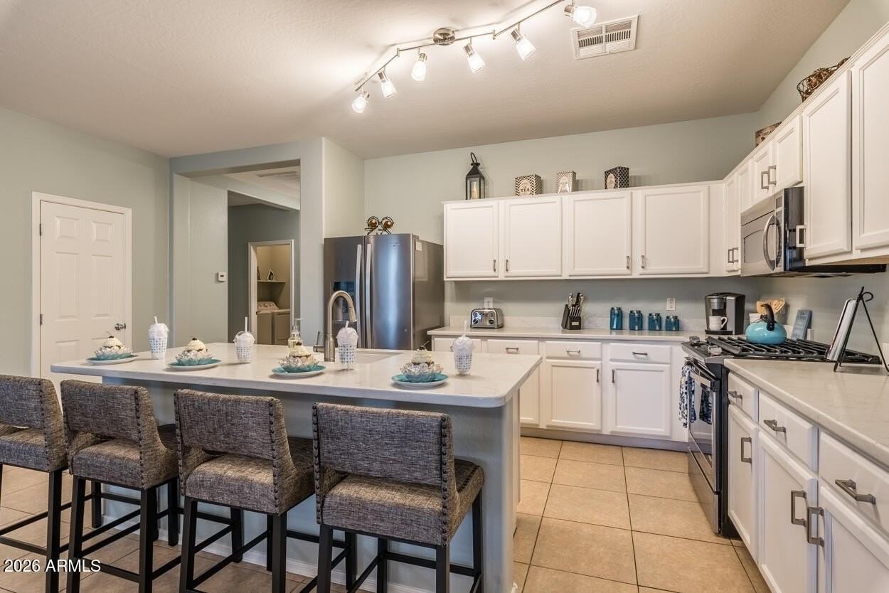 1546 E Azalea Dr - Photo 3 of 50