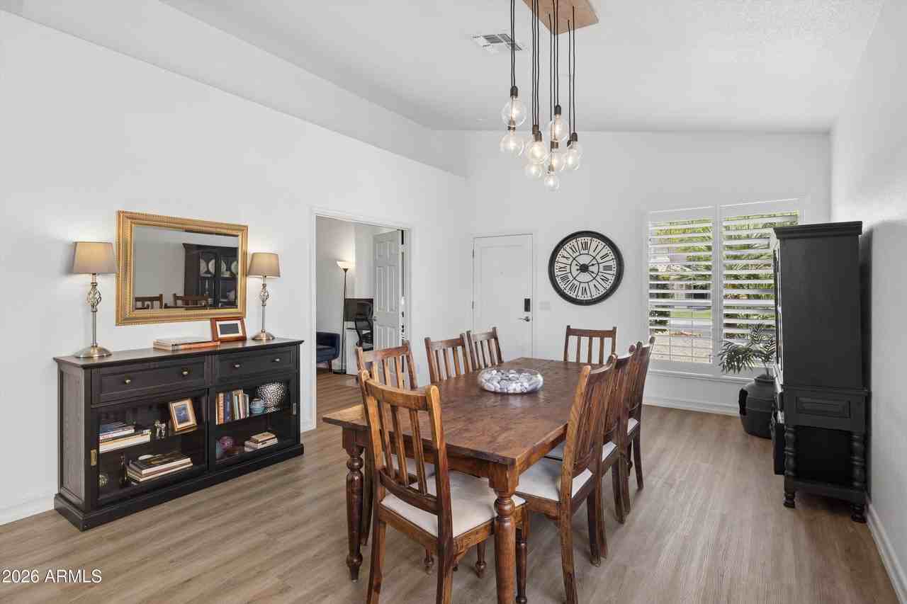9647 E Ludlow Dr - Photo 4 of 31