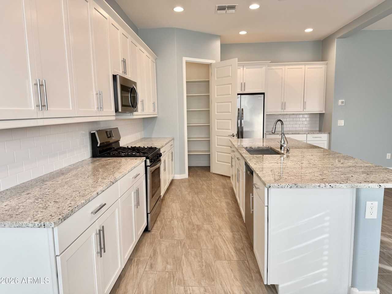 4122 S Quinn Ave - Photo 5 of 38