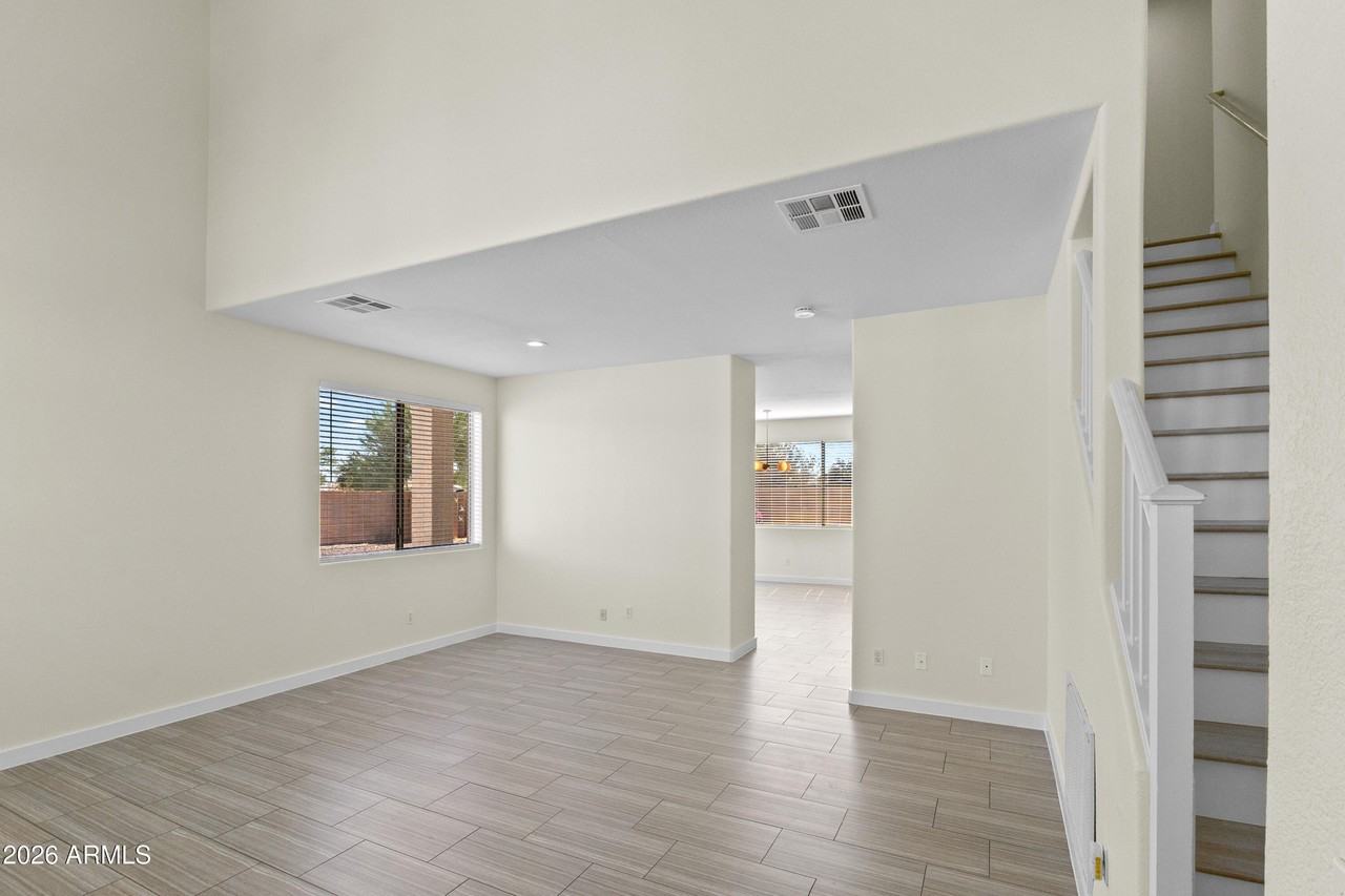 14369 W Lexington Ave - Photo 4 of 37
