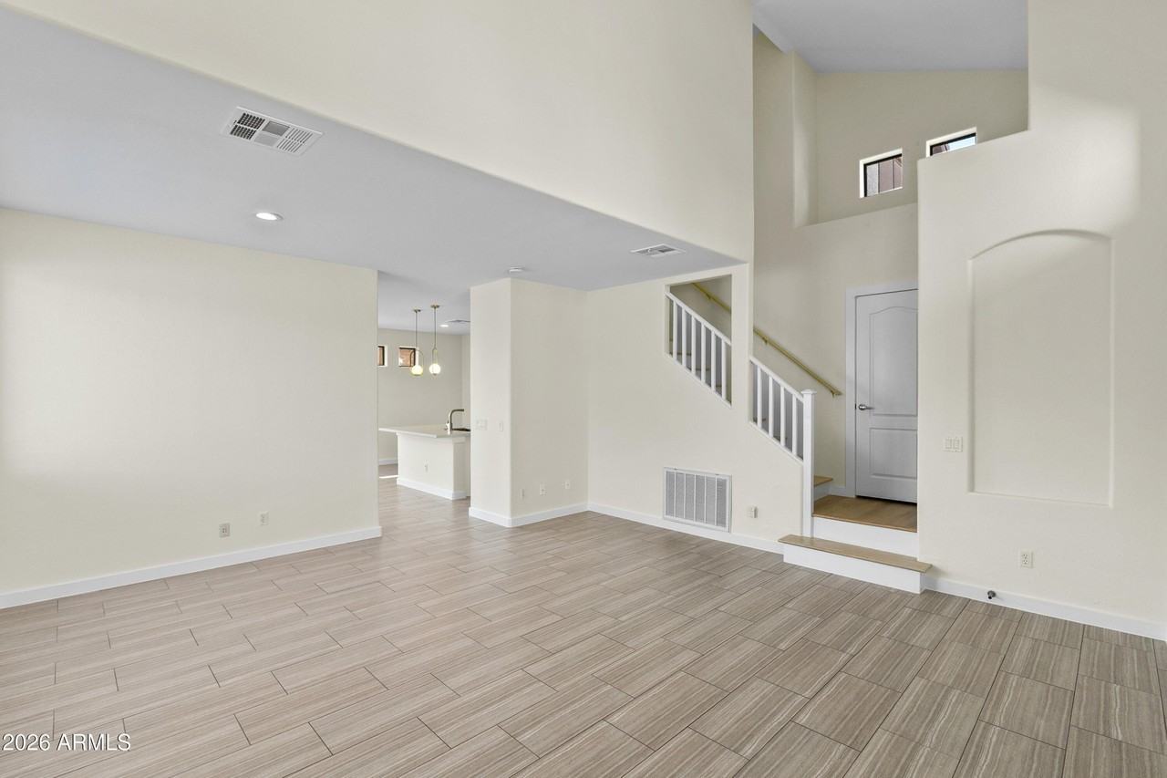 14369 W Lexington Ave - Photo 6 of 37