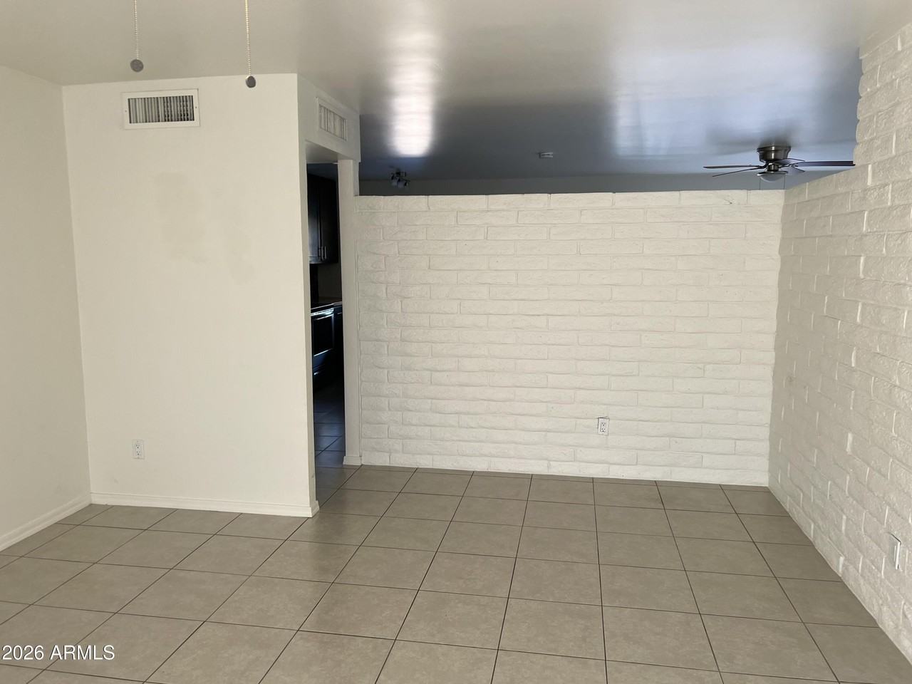 1622 E Del Rio Dr - Photo 2 of 14