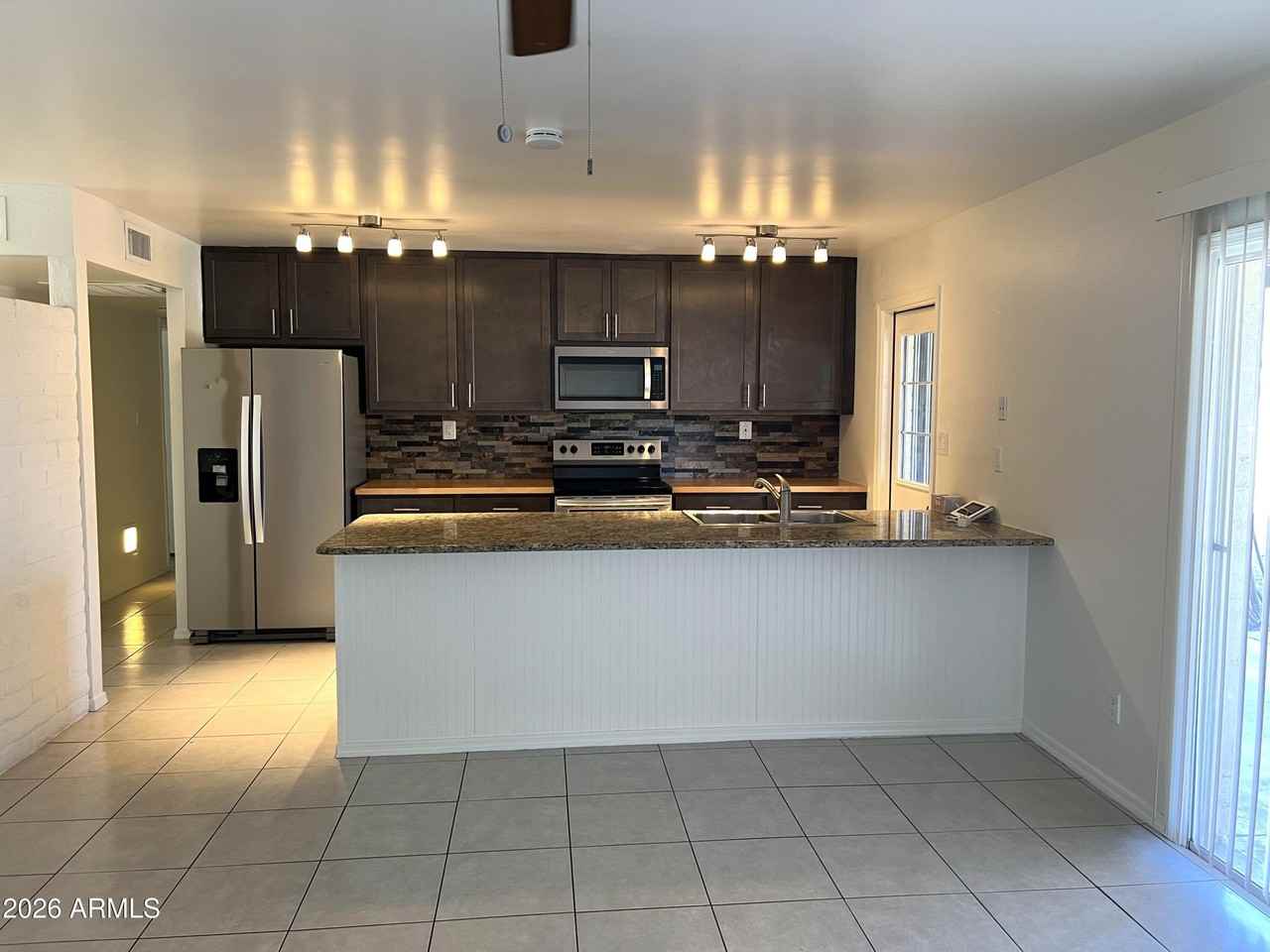 1622 E Del Rio Dr - Photo 4 of 14
