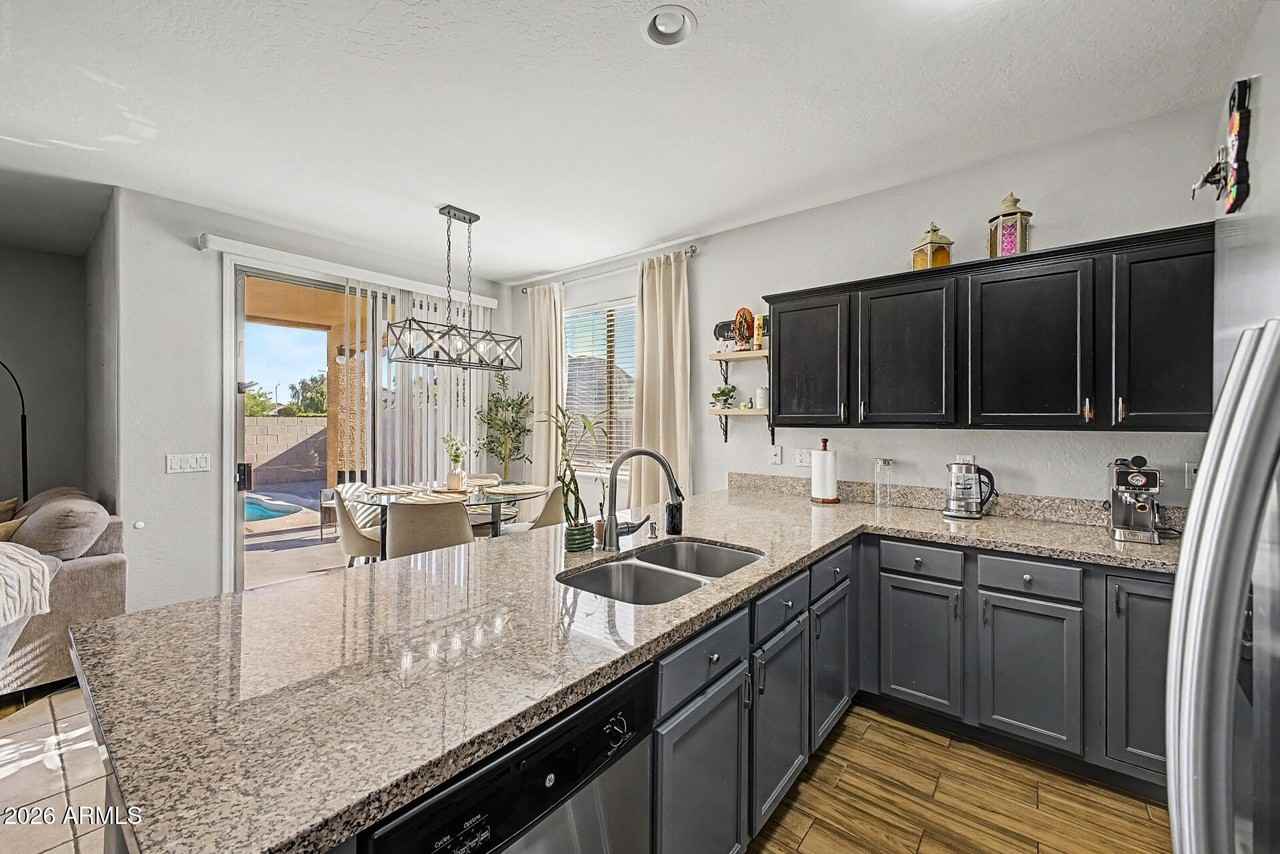 12571 W Monterey Way - Photo 7 of 25