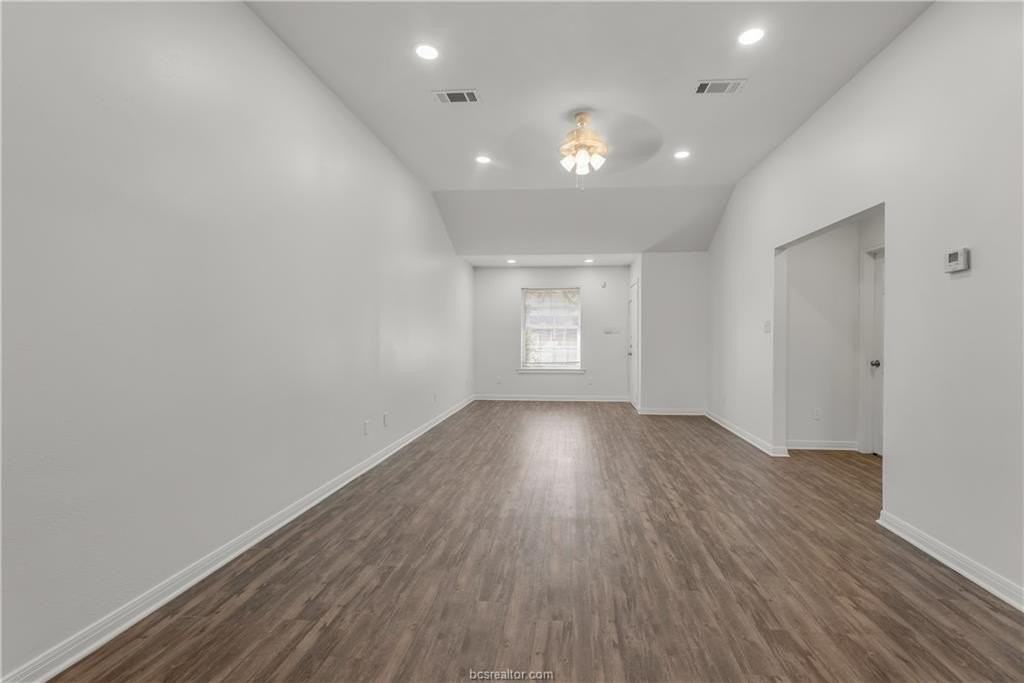 904 Azalea Ct #A - Photo 4 of 15