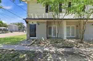 featured image of 1403 Airline Dr #A
