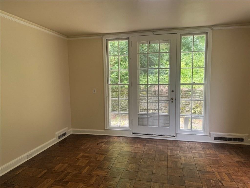 134 High Rd - Photo 4 of 11