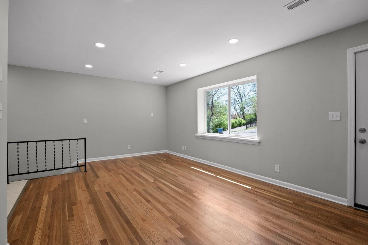 19 Johnson Blvd - Photo 4 of 22