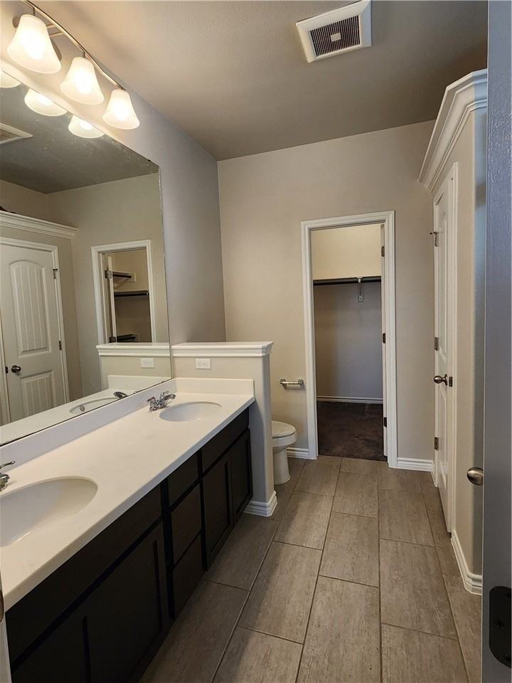2233 Ibis St - Photo 7 of 17